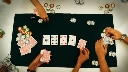 ポーカー心理おすすめ：勝利への道筋を読む